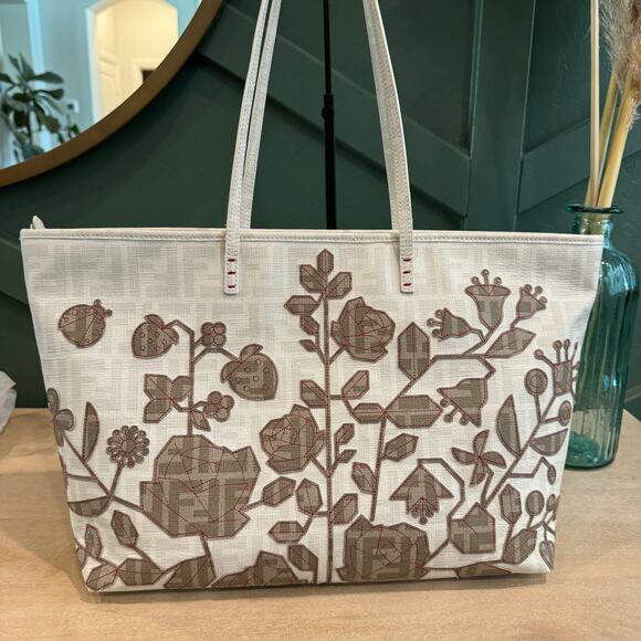 Fendi Spalmati FF Emboroidered Floral Medium Bag White - Picture 13 of 13